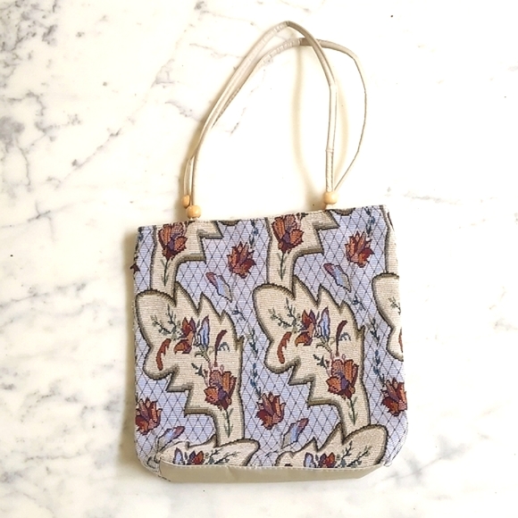 NWOT. Tapestry shoulder bag with zip. - Picture 2 of 4